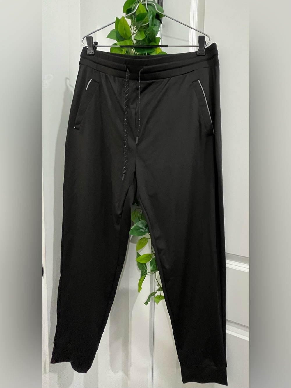 32 Degrees Black Men's Jogger Pants with Reflective Trim